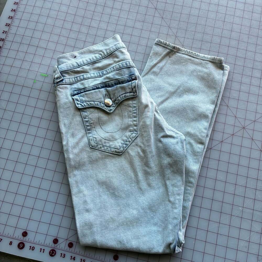 True Religion Ricky Relaxed Straight Jeans Size 30 Light Wash Denim